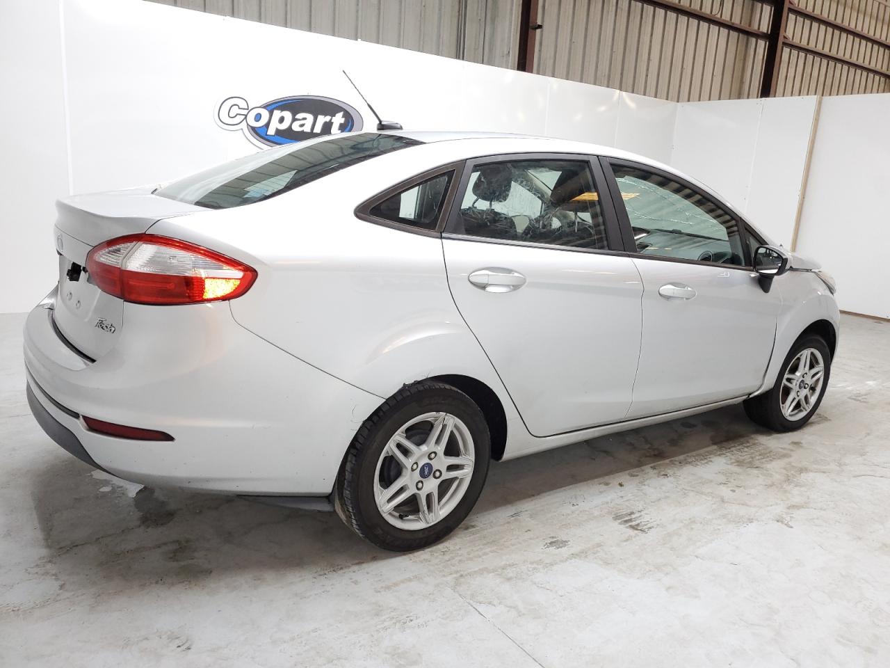 3FADP4BJ0JM131668 2018 Ford Fiesta Se