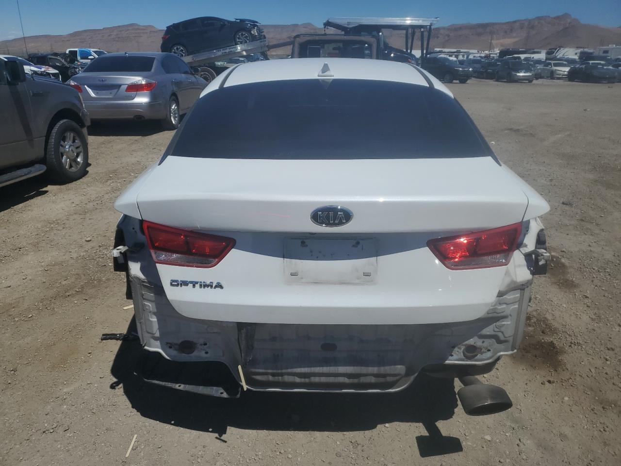 5XXGT4L33HG138886 2017 Kia Optima Lx