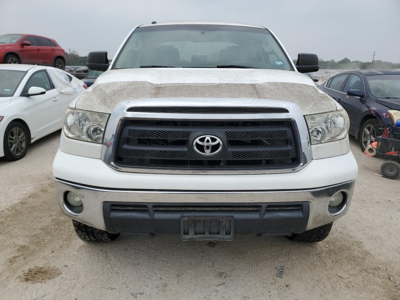 5TFEY5F14BX105338 2011 Toyota Tundra Crewmax Sr5