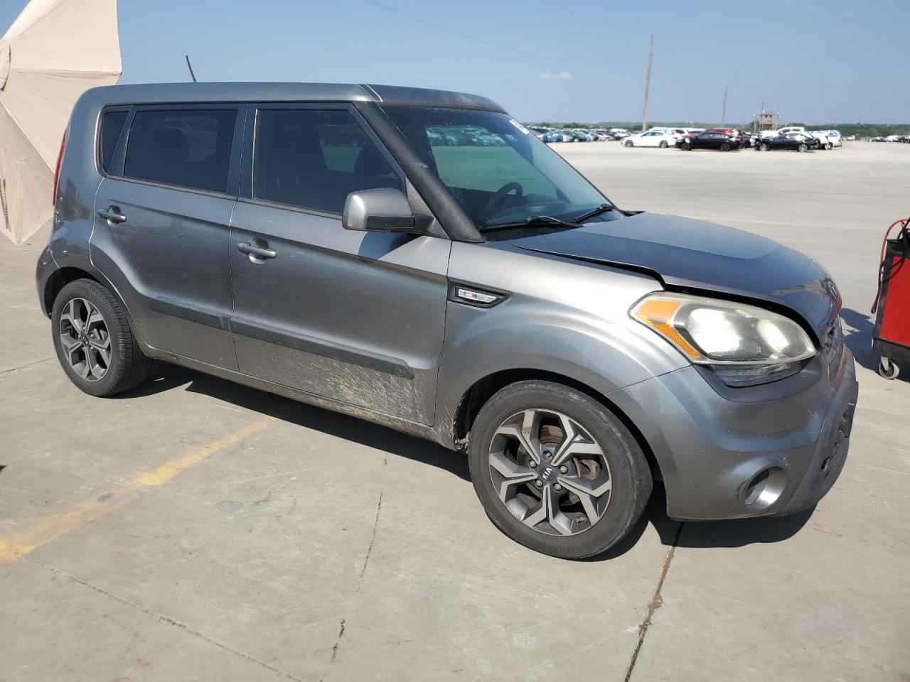 2013 Kia Soul vin: KNDJT2A59D7563854