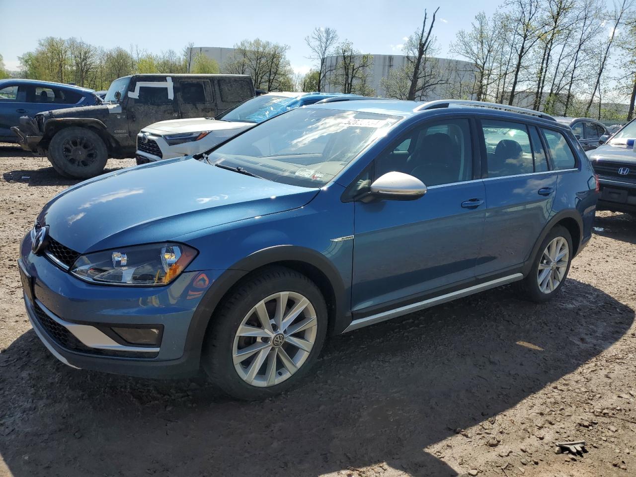 3VWH17AU2HM532818 2017 Volkswagen Golf Alltrack S