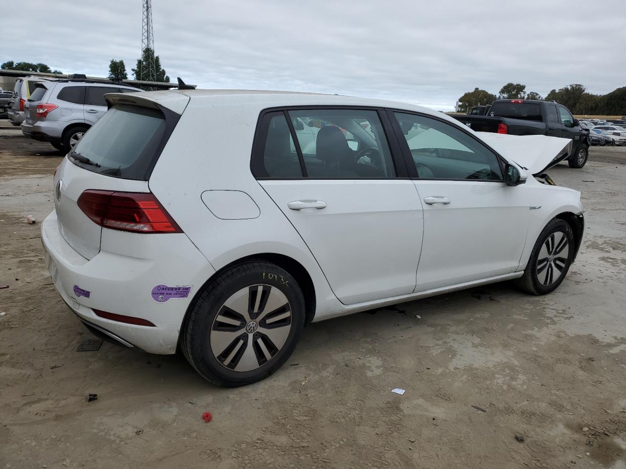 WVWKR7AU8JW908655 2018 Volkswagen E-Golf Se