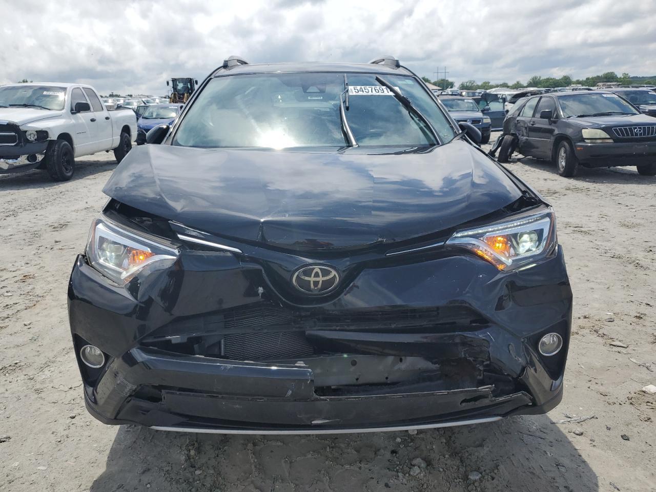 2T3YFREV2JW422231 2018 Toyota Rav4 Limited