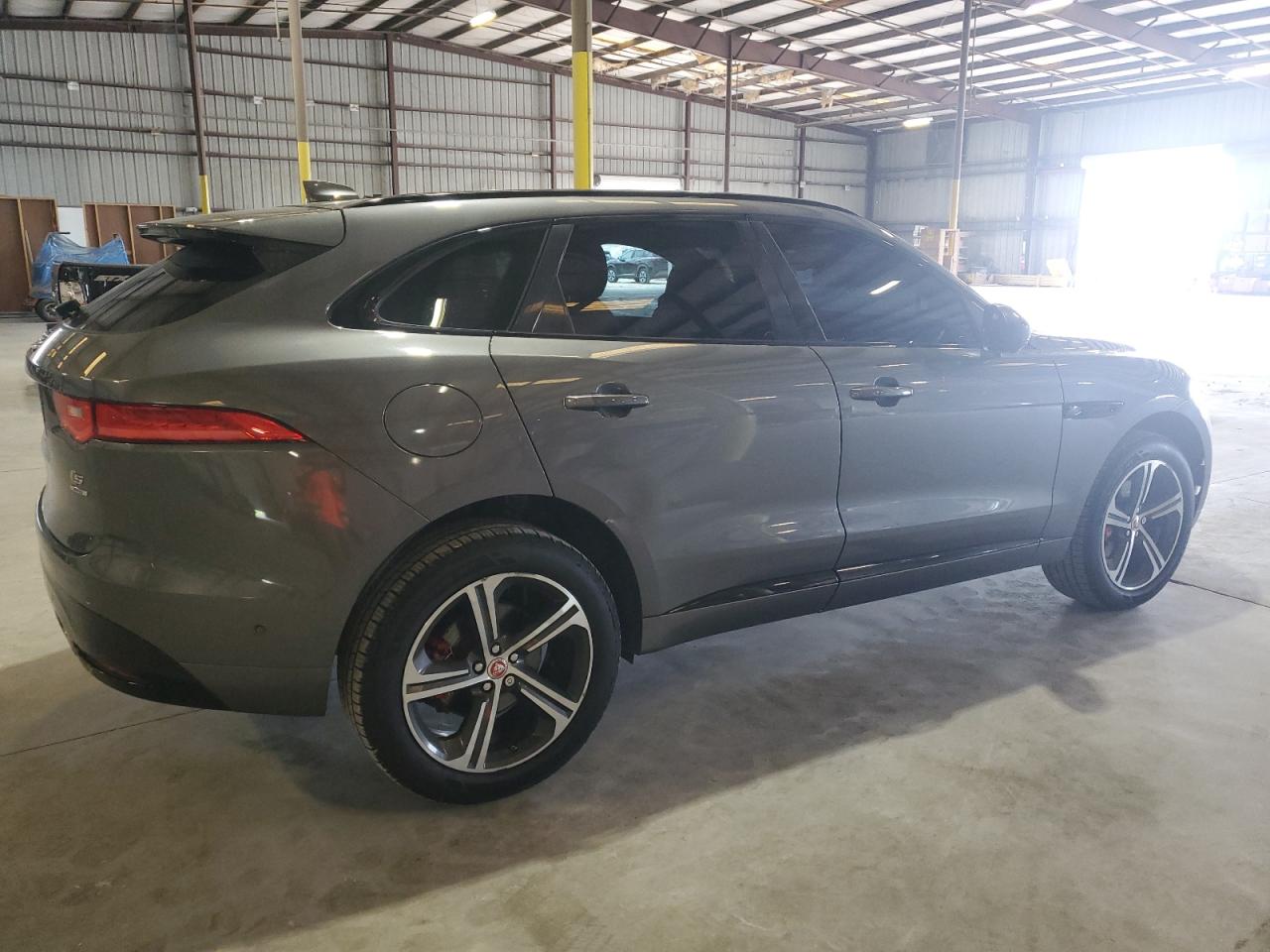 SADCM2BV4HA496369 2017 Jaguar F-Pace S