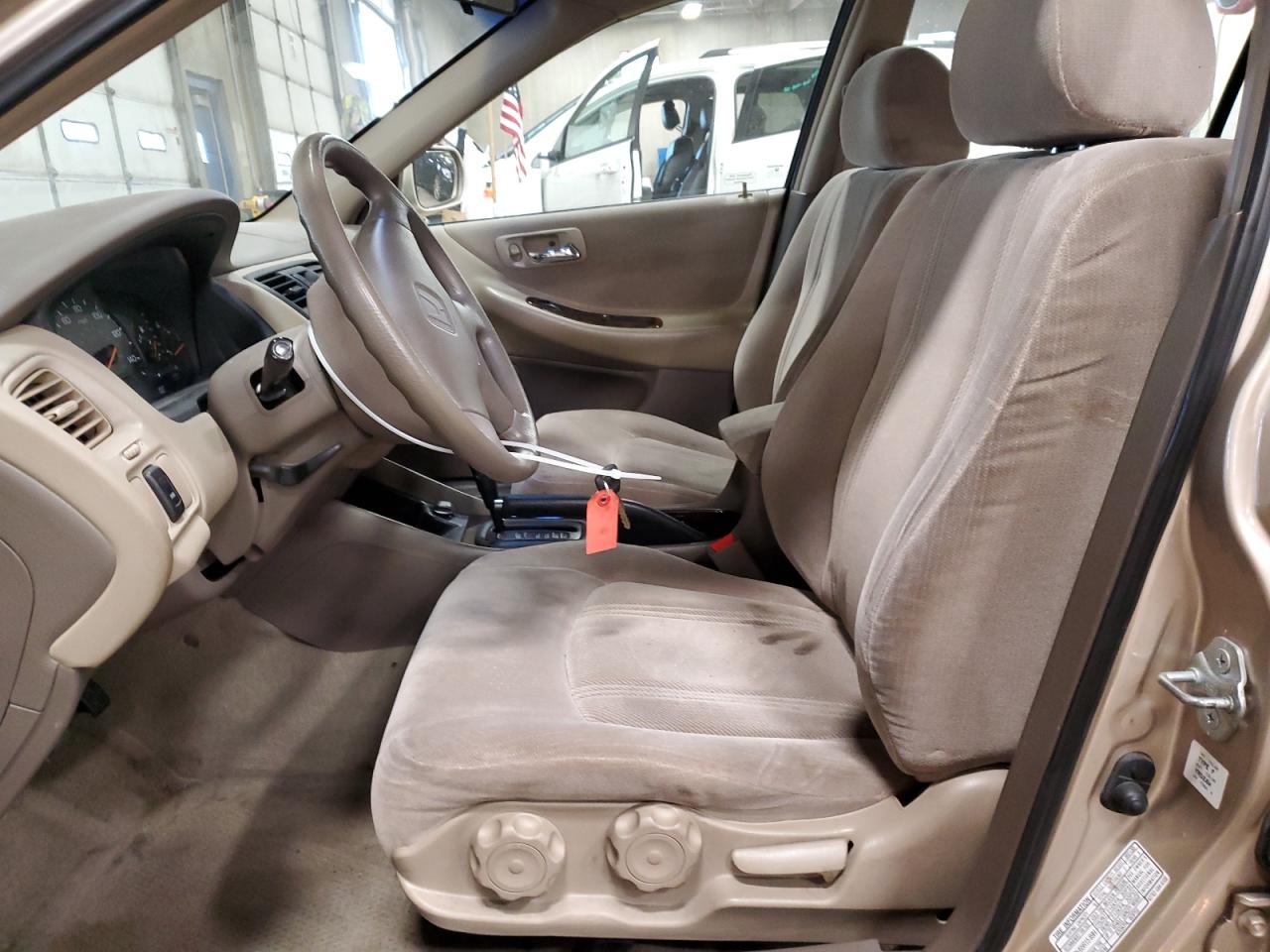 1HGCG5676YA134335 2000 Honda Accord Se