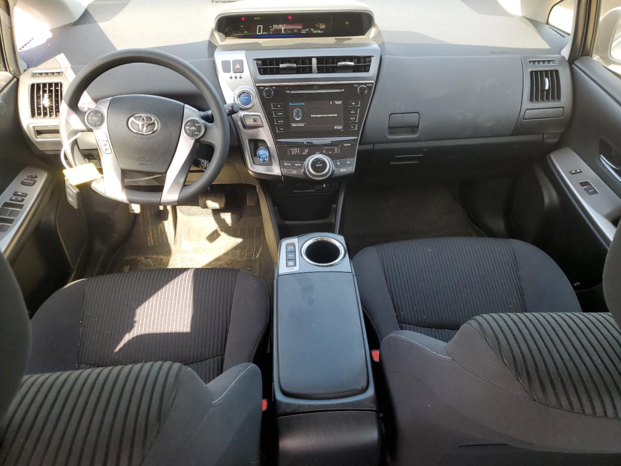 JTDZN3EU5HJ070802 2017 Toyota Prius V