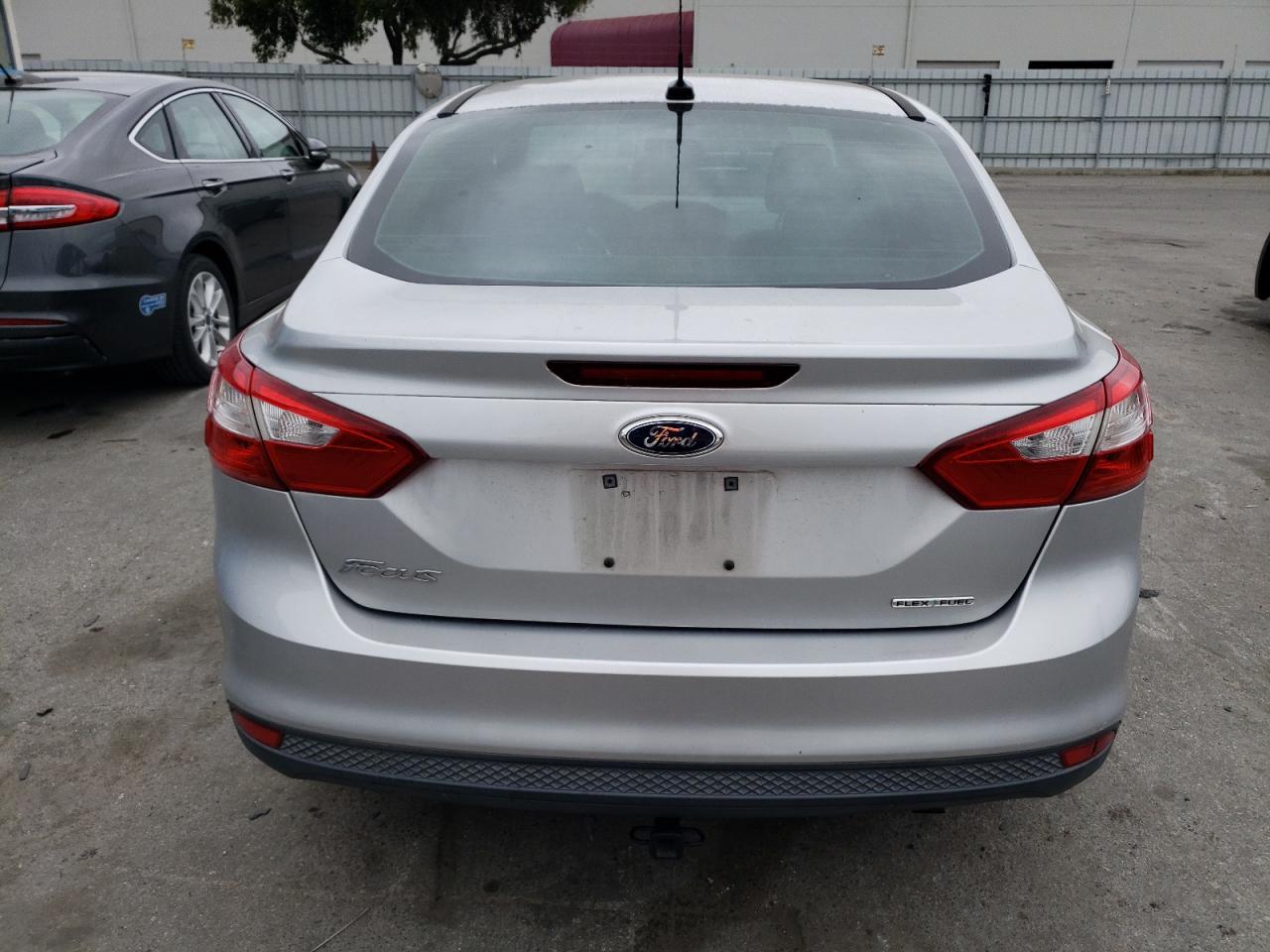 1FADP3E28DL333906 2013 Ford Focus S