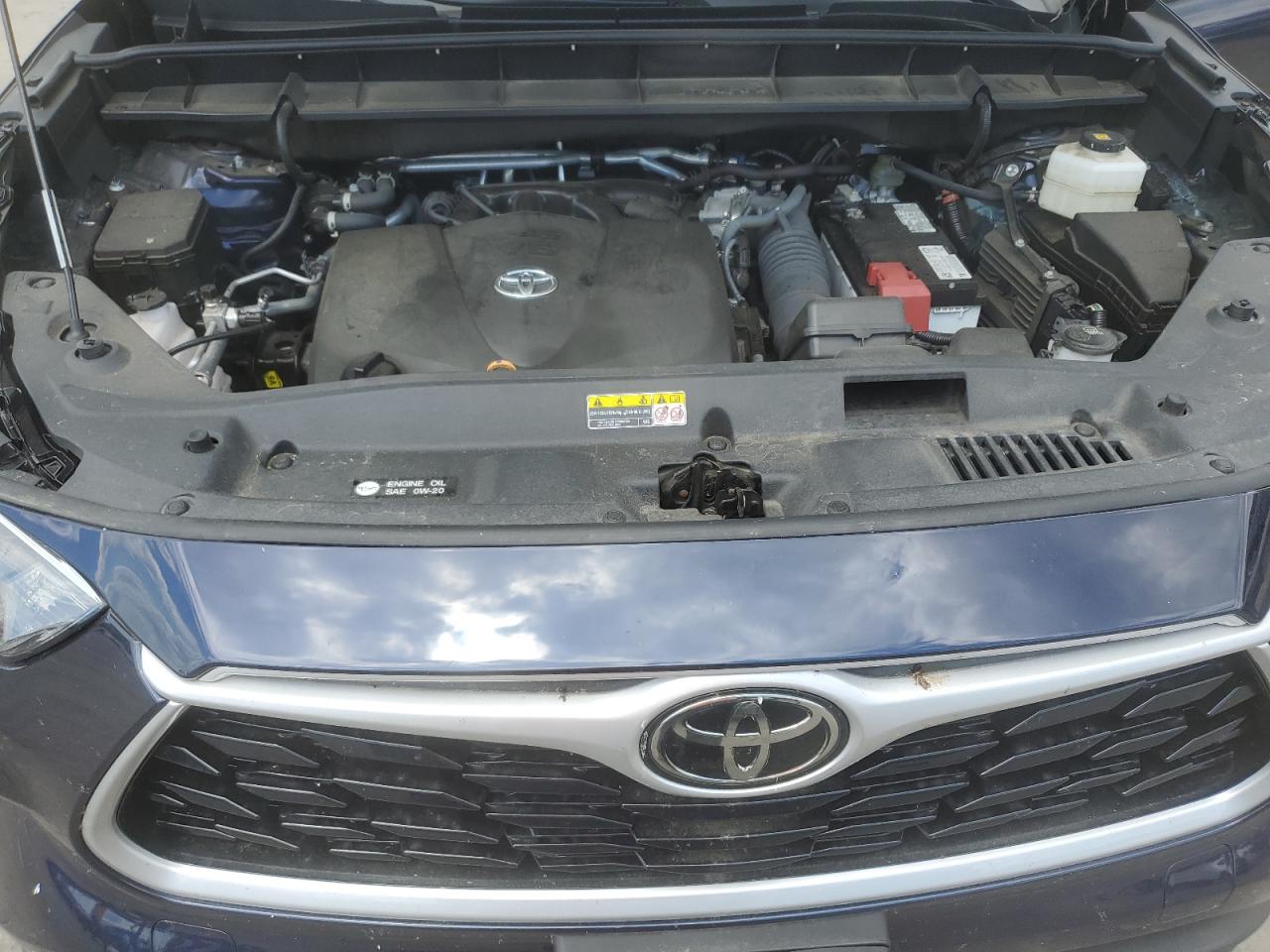 5TDGZRBH3NS581929 2022 Toyota Highlander Xle