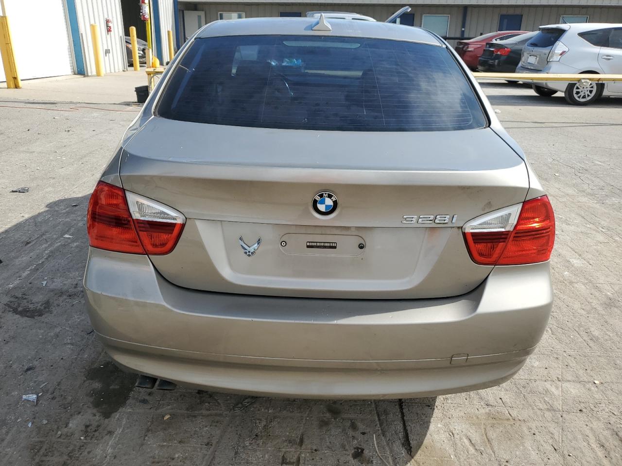 WBAVA37587NL14933 2007 BMW 328 I