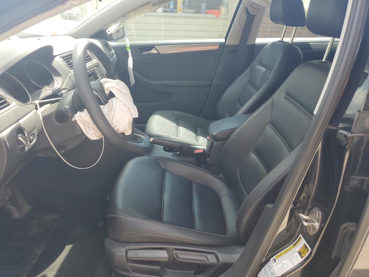 3VWDB7AJ2JM241291 2018 Volkswagen Jetta Se