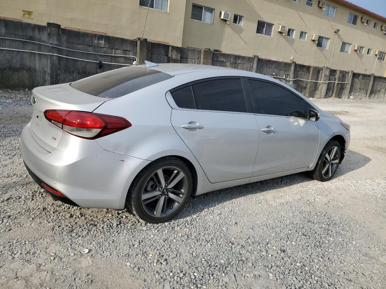 3KPFN4A85HE119009 2017 Kia Forte Ex