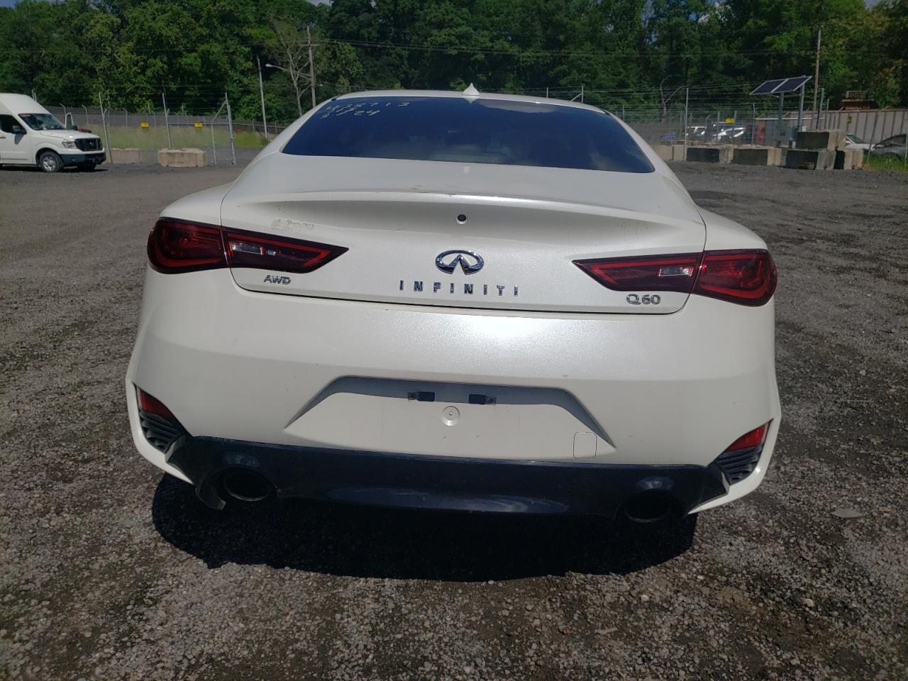 JN1EV7EL4HM550893 2017 Infiniti Q60 Premium