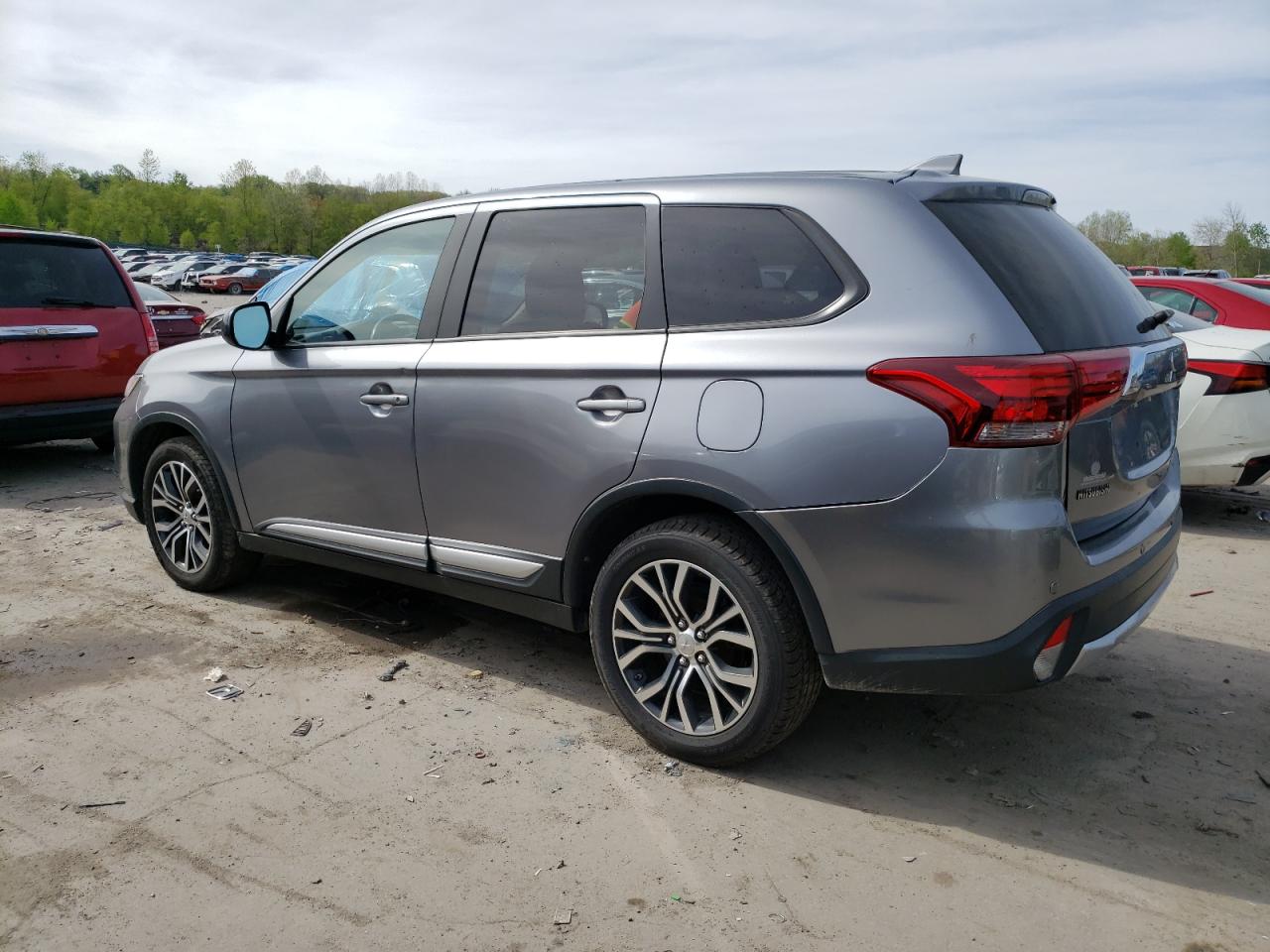 JA4AZ2A31HZ000640 2017 Mitsubishi Outlander Es