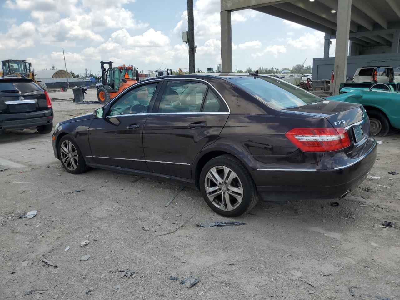 WDDHF8HB7AA230822 2010 Mercedes-Benz E 350 4Matic