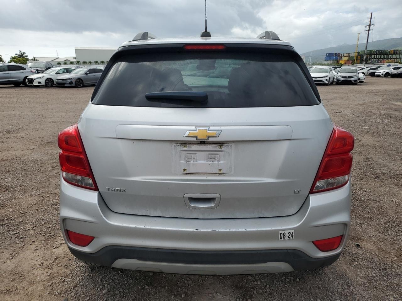 KL7CJLSB2JB718498 2018 Chevrolet Trax 1Lt