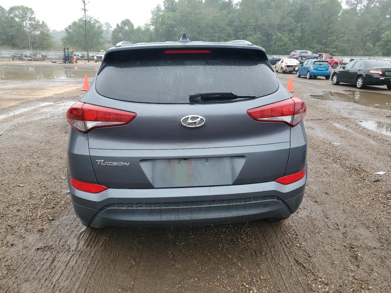 KM8J33A42JU615122 2018 Hyundai Tucson Sel