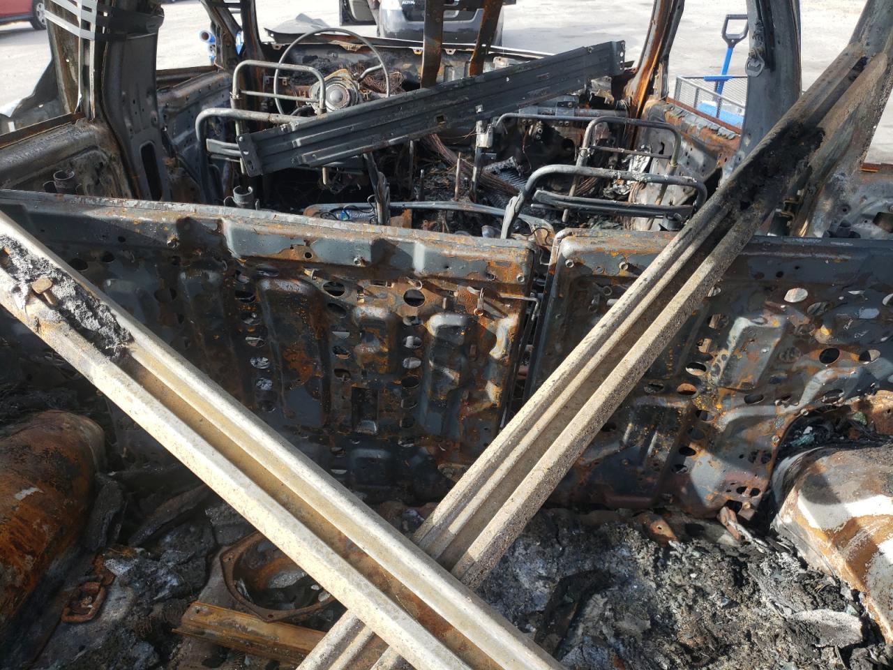 JN8AR05Y4WW262977 1998 Nissan Pathfinder Le