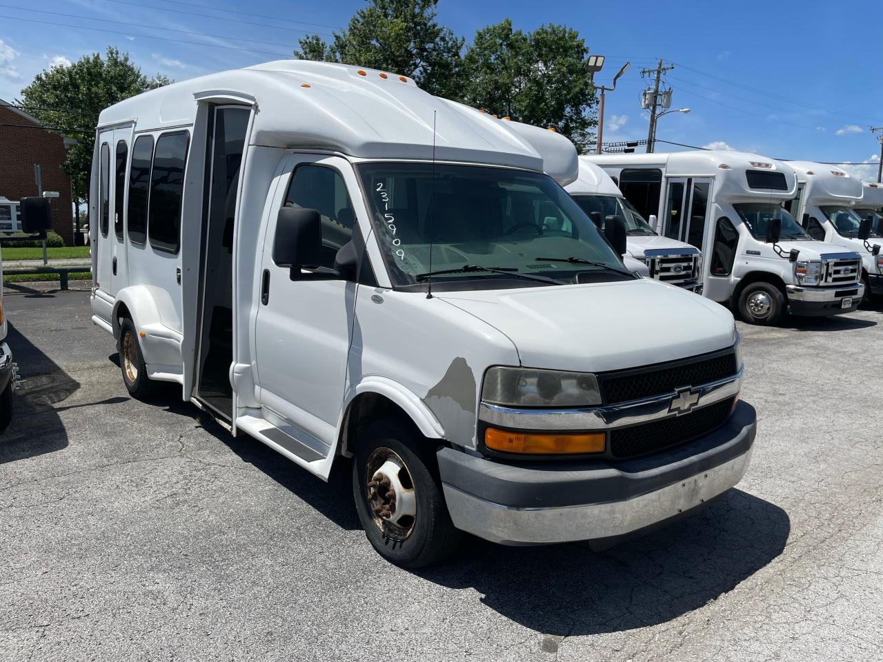 1GBJG31K691172062 2009 Chevrolet Express G3500