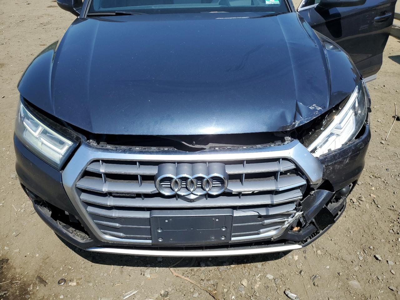 WA1CNBFY6J2132851 2018 Audi Q5 Prestige