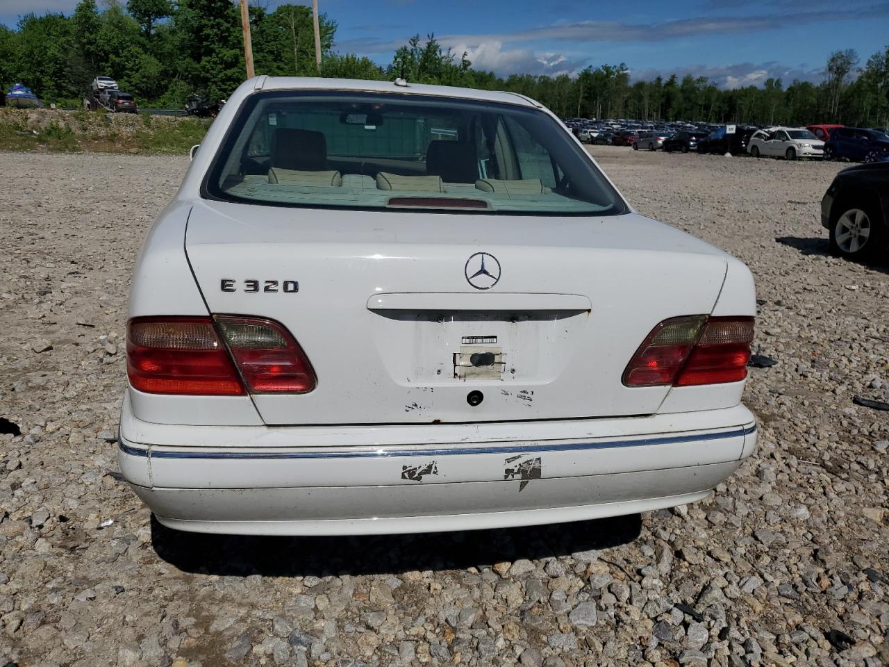 WDBJF65J11B187213 2001 Mercedes-Benz E 320