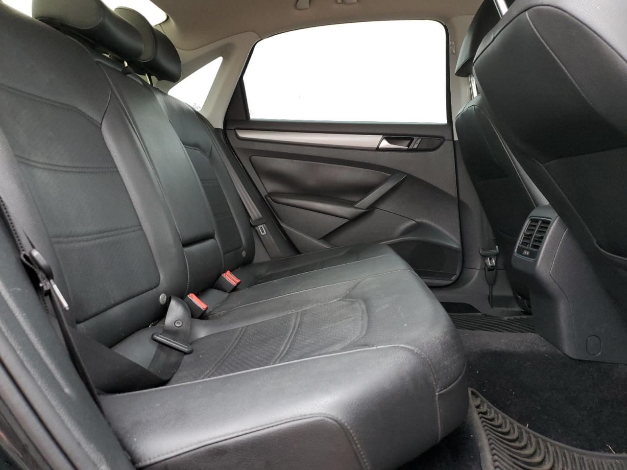 1VWBS7A37EC103357 2014 Volkswagen Passat Se