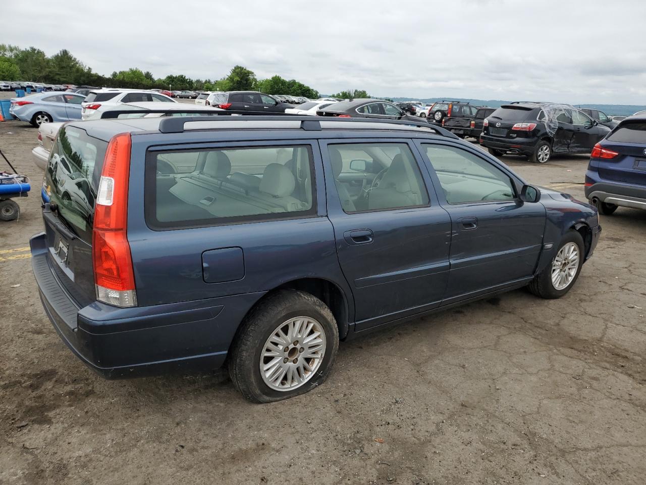 YV1SW612052506329 2005 Volvo V70