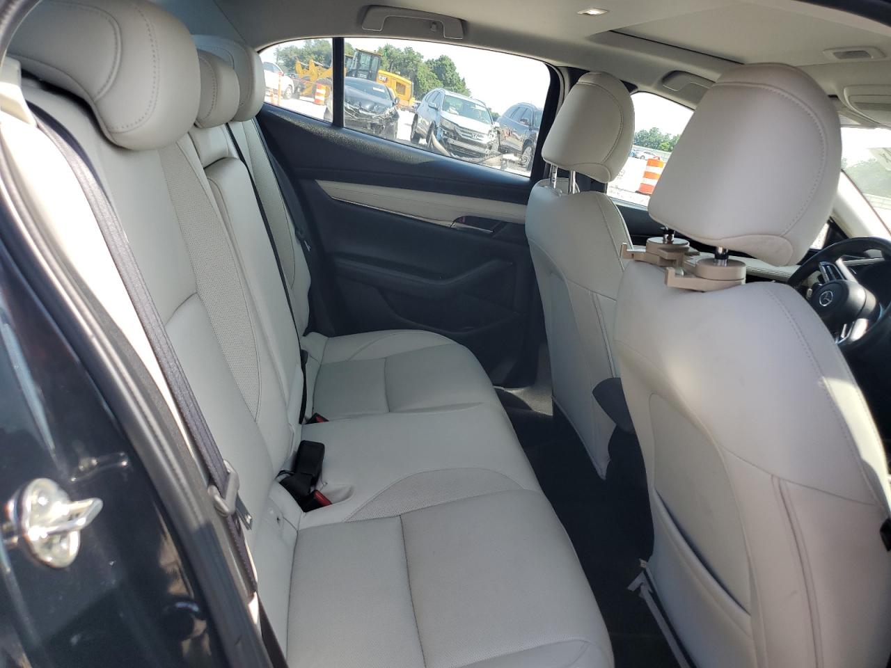 3MZBPAEM7KM101832 2019 Mazda 3 Premium