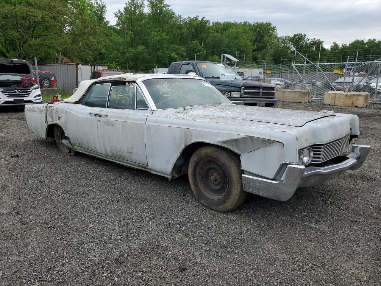 7Y86G822483 1967 Lincoln Continentl