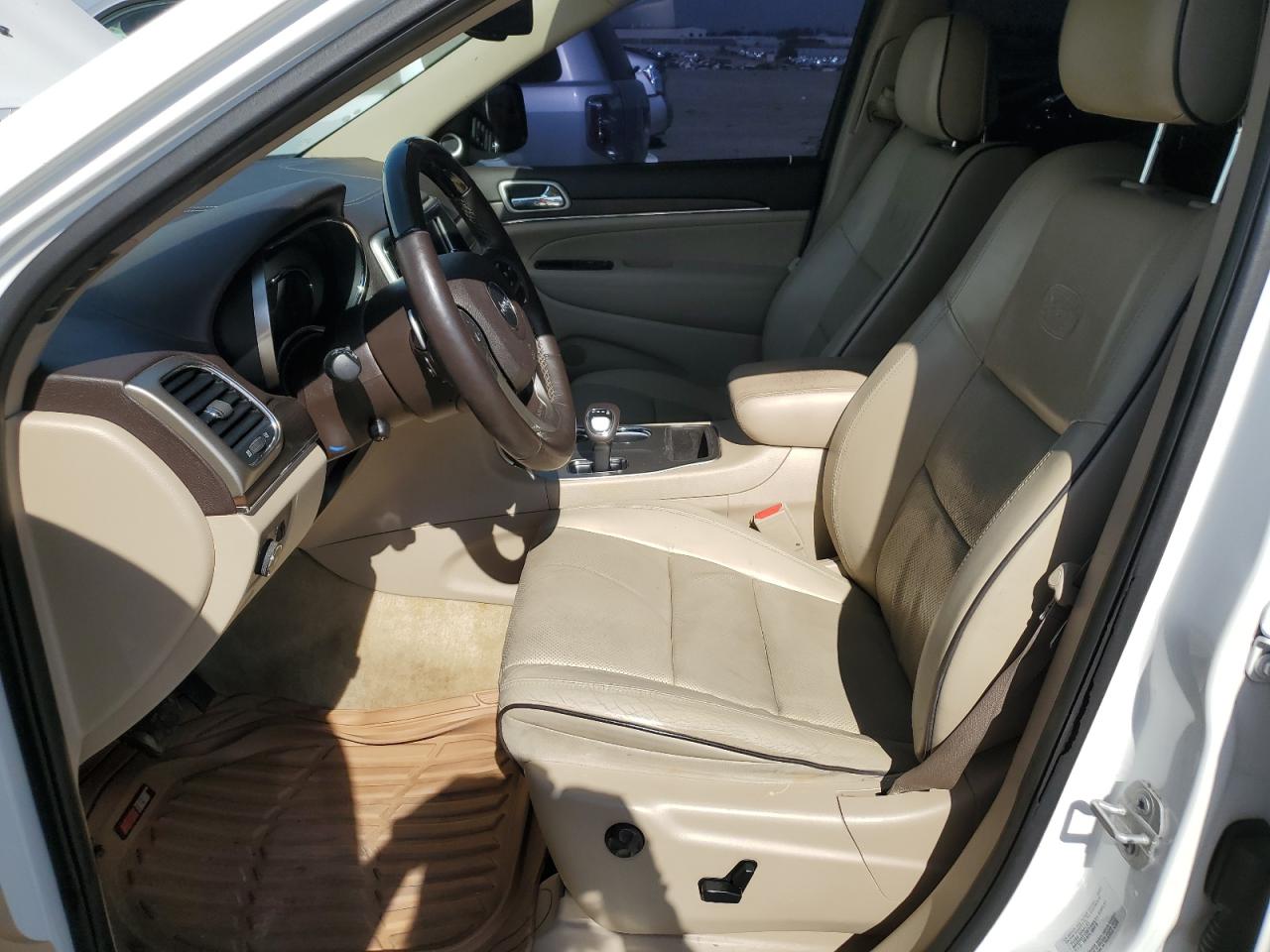 1C4RJECG8FC131906 2015 Jeep Grand Cherokee Overland