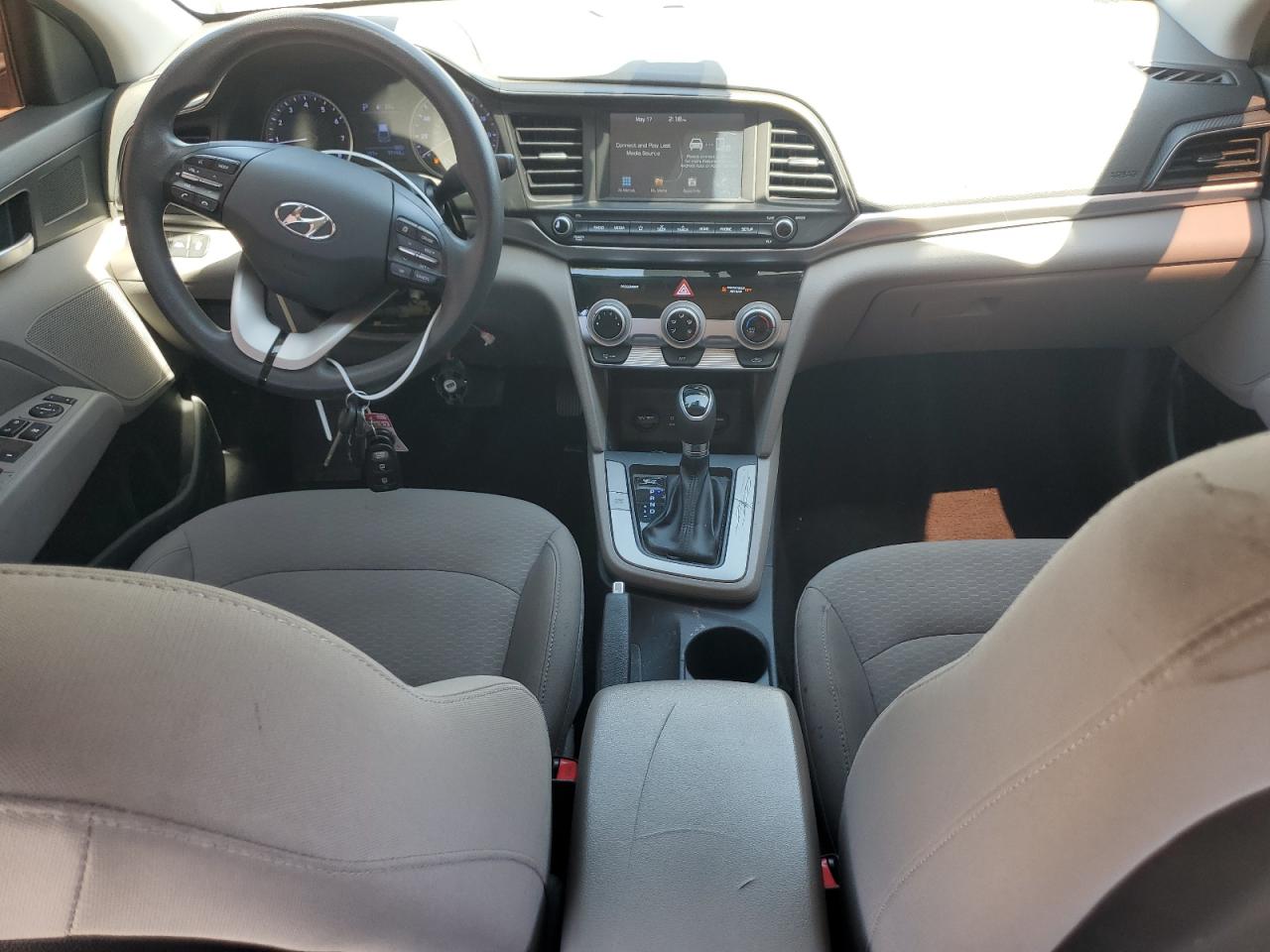 5NPD84LFXKH421831 2019 Hyundai Elantra Sel