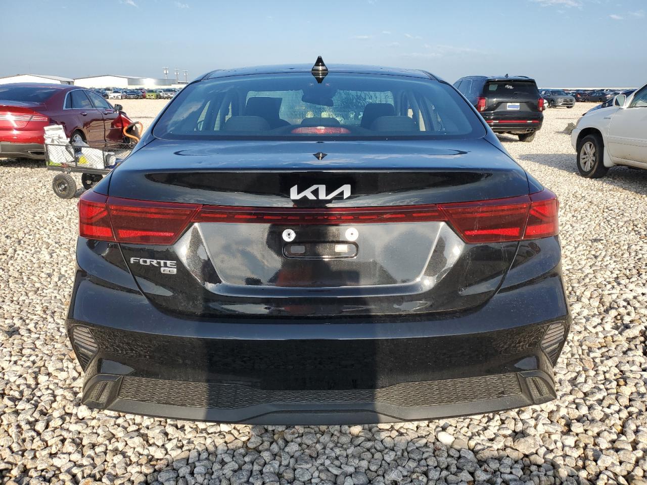 3KPF24AD8RE737853 2024 Kia Forte Lx