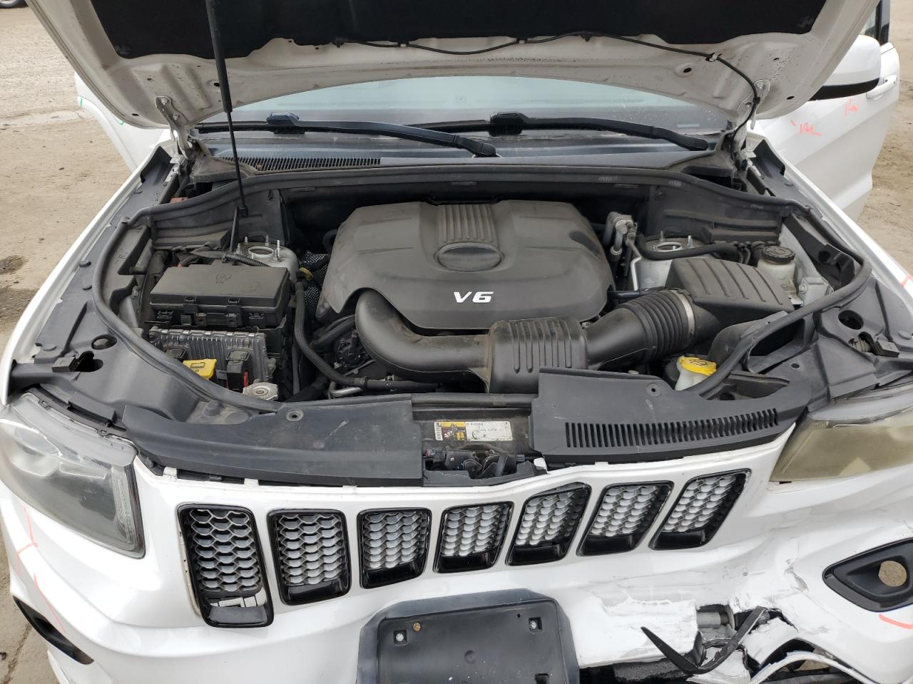 1C4RJEAG4FC175467 2015 Jeep Grand Cherokee Laredo