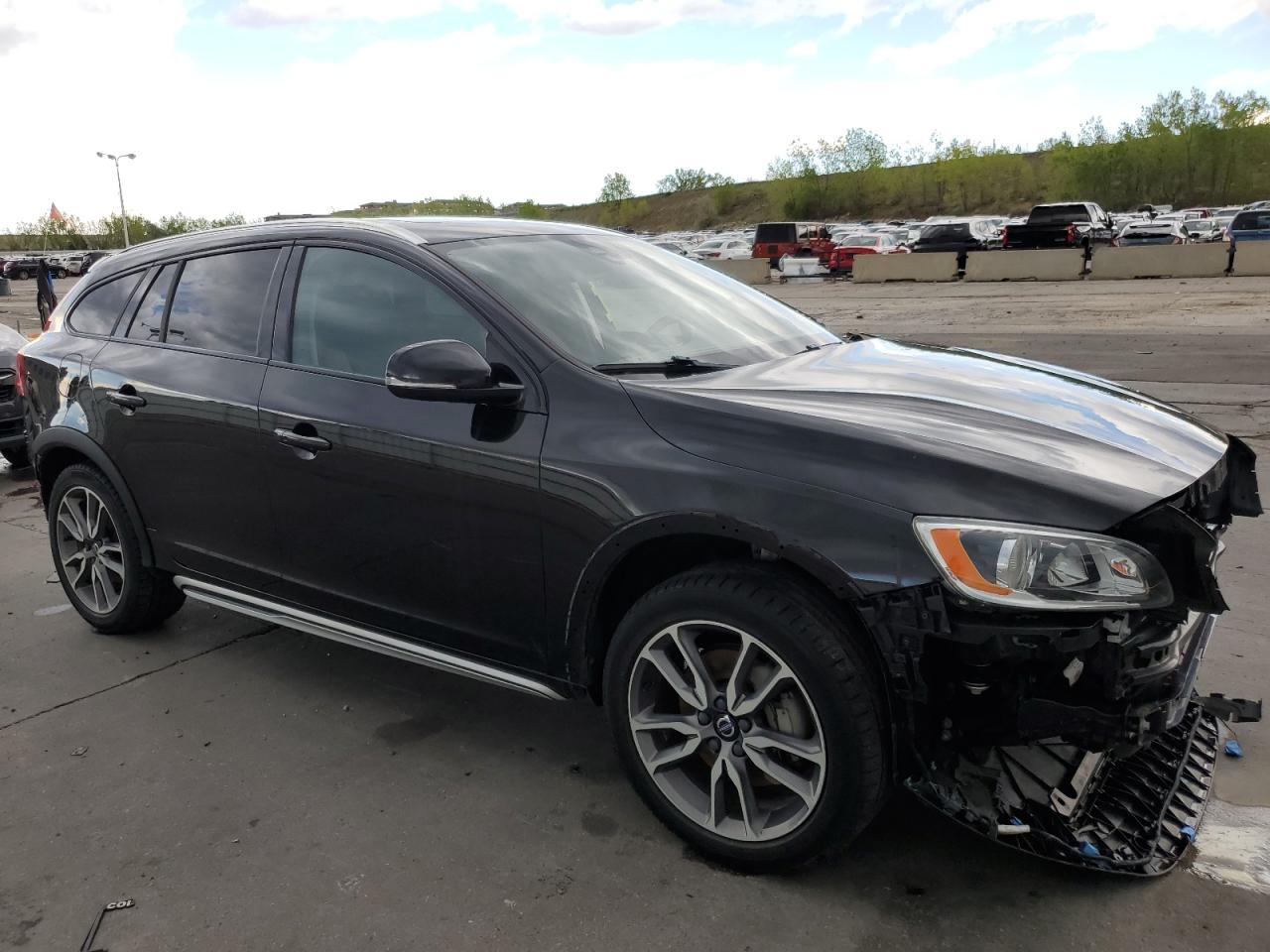 YV440MWK5J2056343 2018 Volvo V60 Cross Country Premier