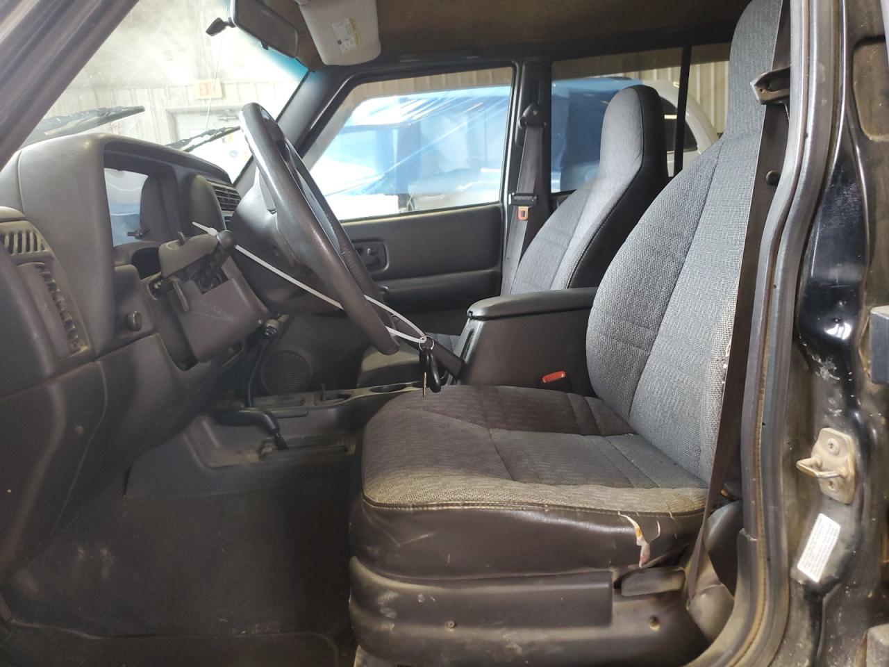 1J4FF48S1YL248509 2000 Jeep Cherokee Sport