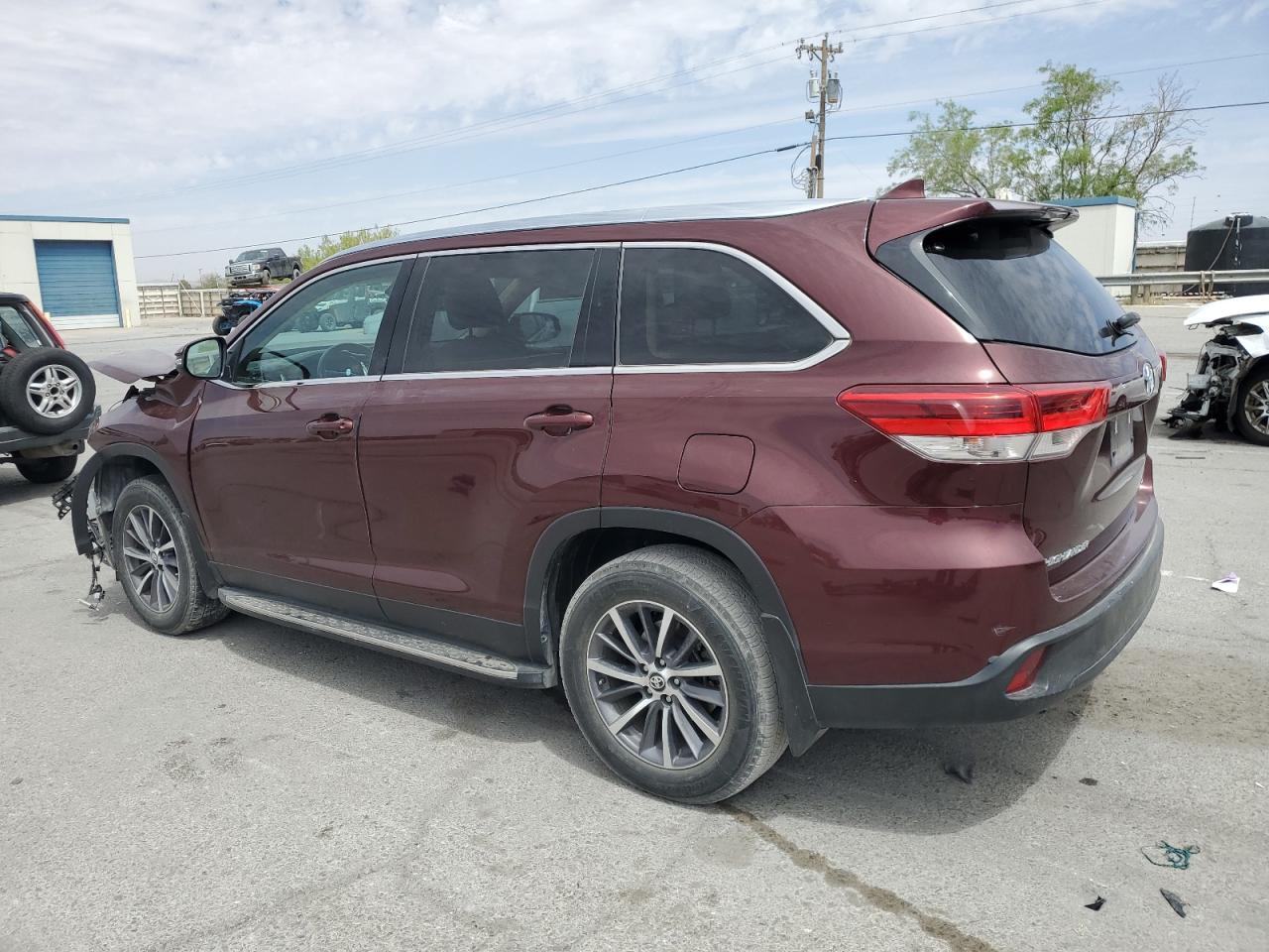 5TDKZRFH0KS335369 2019 Toyota Highlander Se