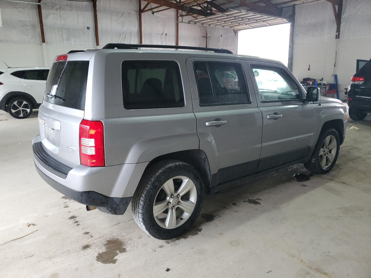 2016 Jeep Patriot Latitude vin: 1C4NJPFA2GD659485