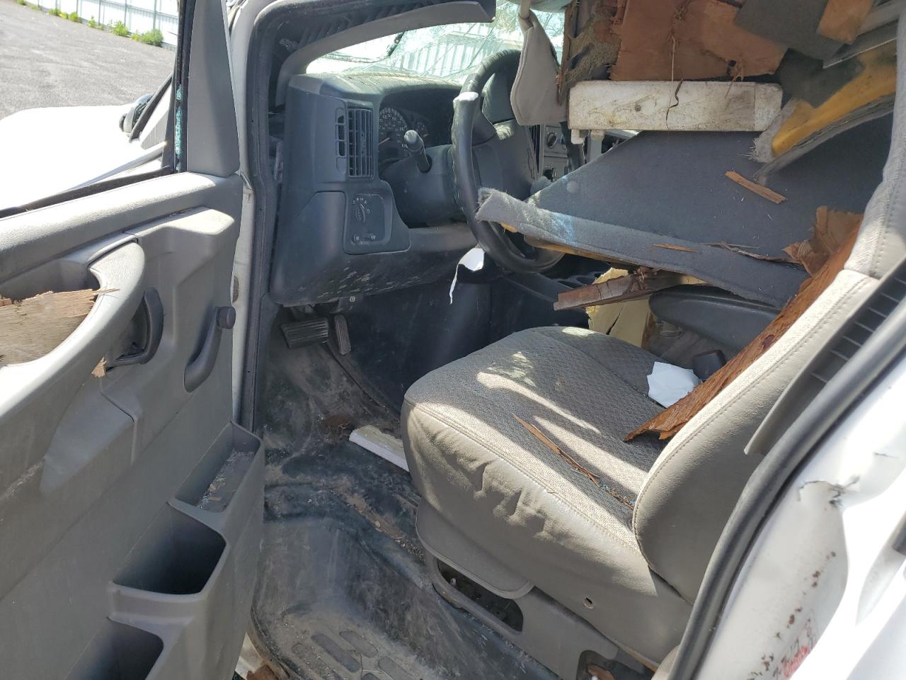 1GBHG31U441192299 2004 Chevrolet Express G3500