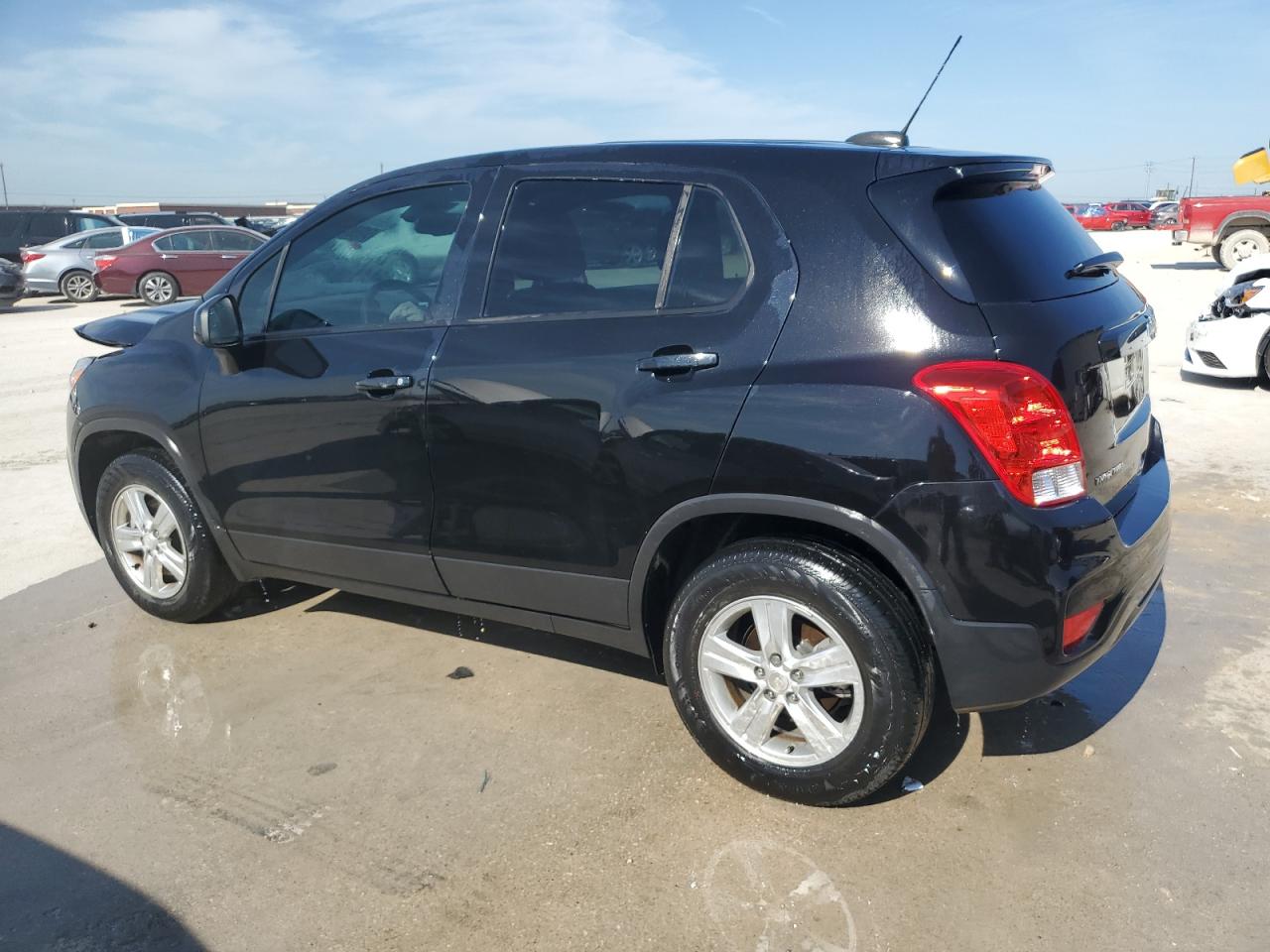 2021 Chevrolet Trax Ls vin: KL7CJNSM5MB365790