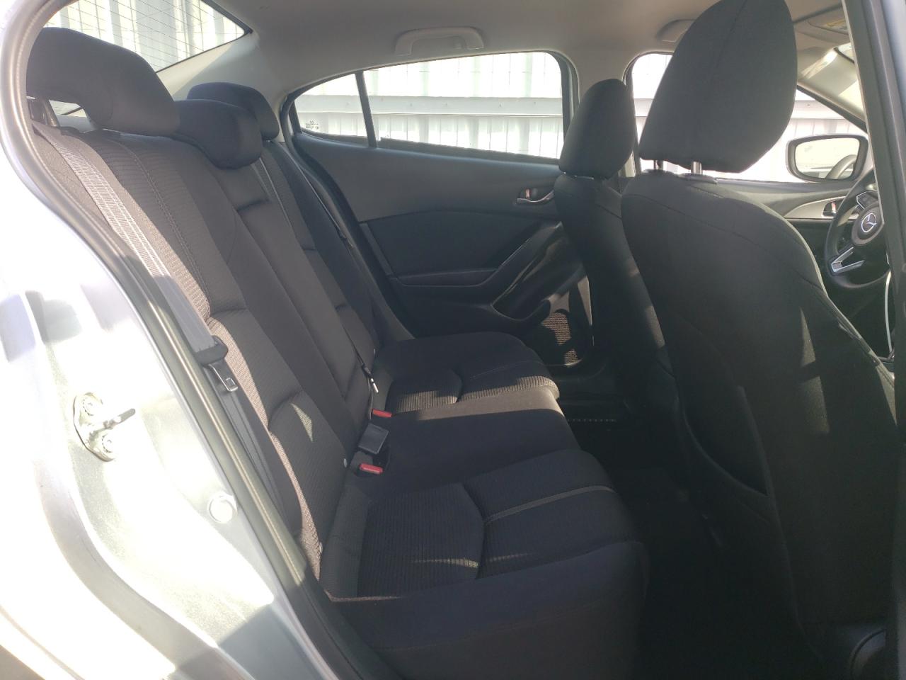 3MZBN1U71JM158723 2018 Mazda 3 Sport