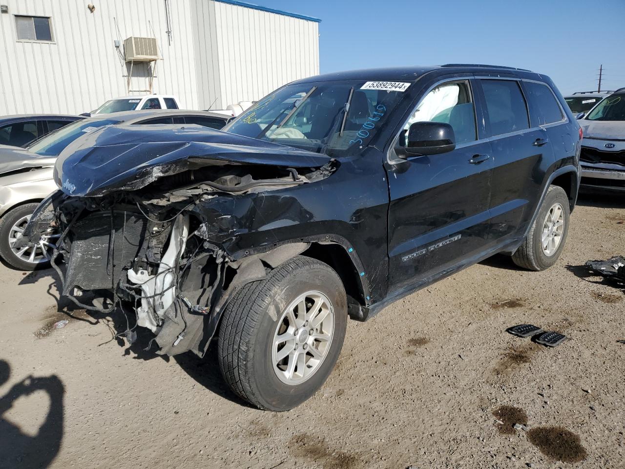 1C4RJEAG2JC300619 2018 Jeep Grand Cherokee Laredo