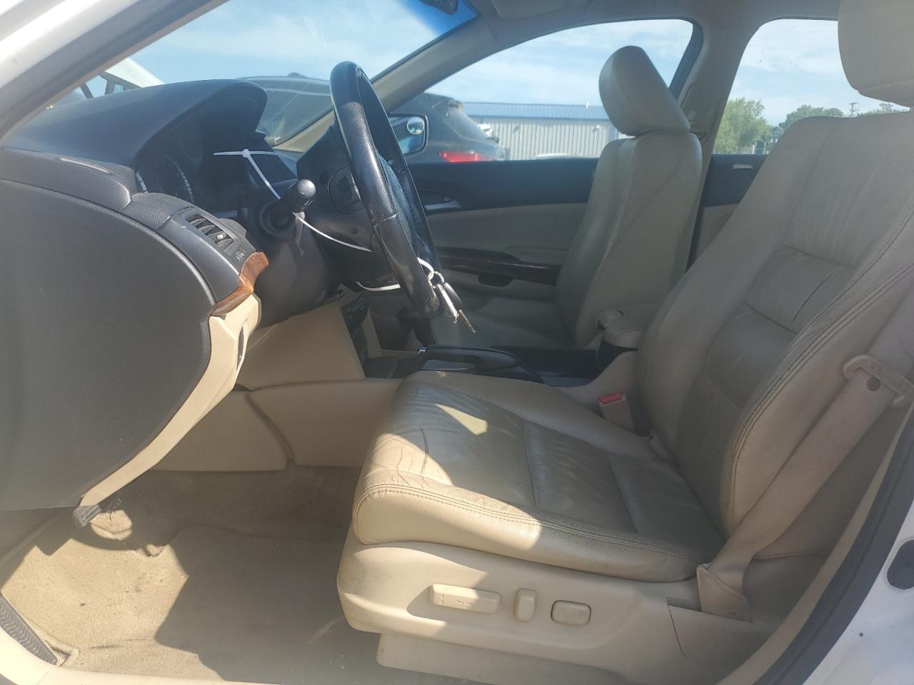 1HGCP3F89BA004098 2011 Honda Accord Exl