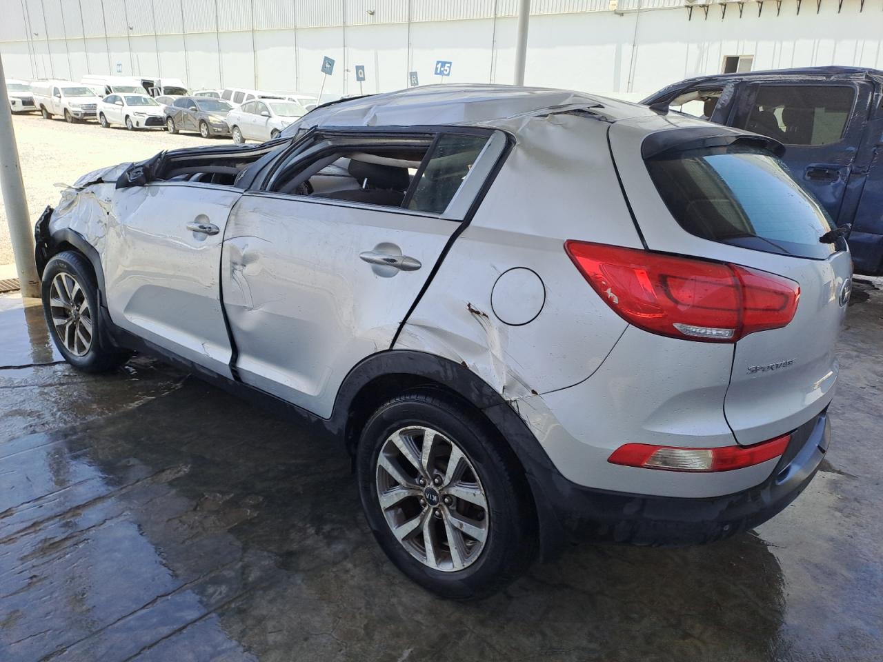 U5YPB81A1GL683207 Auction: COPART UAE Lot: 55237114 Location: HALBAN - THE SULTANATE OF OMAN U5YPB81A1GL683207 KIA SPORTAGE 2016 SILVER Photo 3