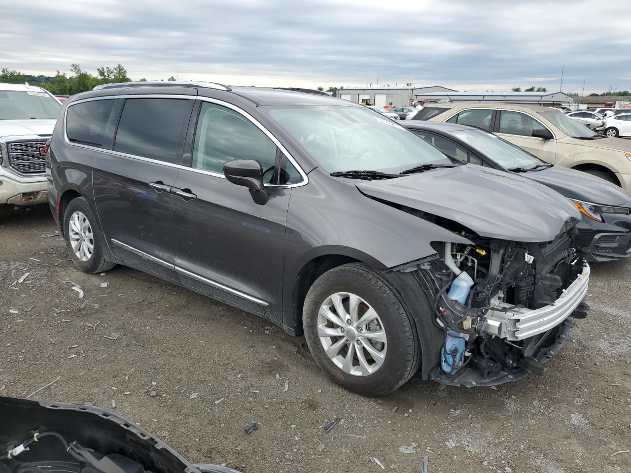 2C4RC1BG2JR122784 2018 Chrysler Pacifica Touring L