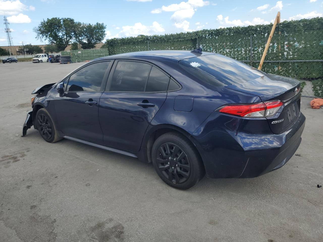 2020 Toyota Corolla Le vin: JTDEPRAE8LJ048411