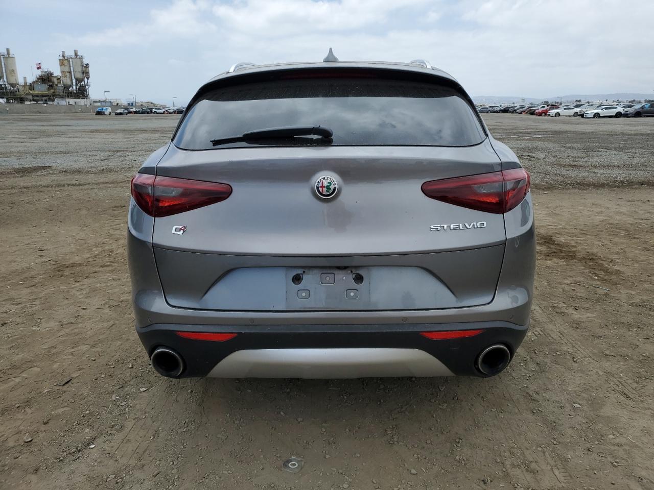 ZASFAKAN6J7B83966 2018 Alfa Romeo Stelvio