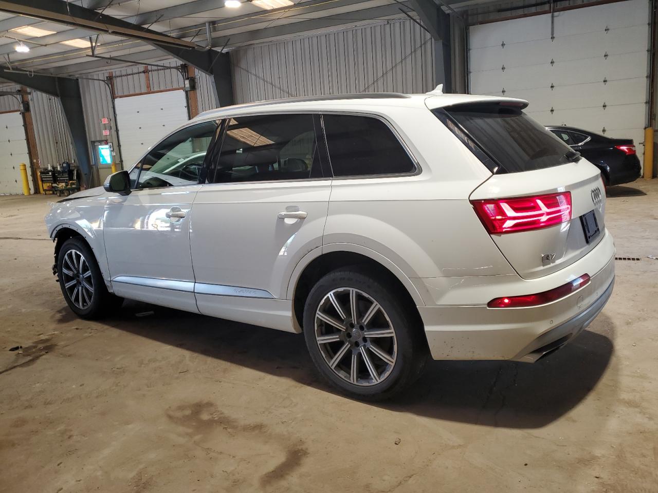 WA1LHAF71HD040571 2017 Audi Q7 Premium Plus