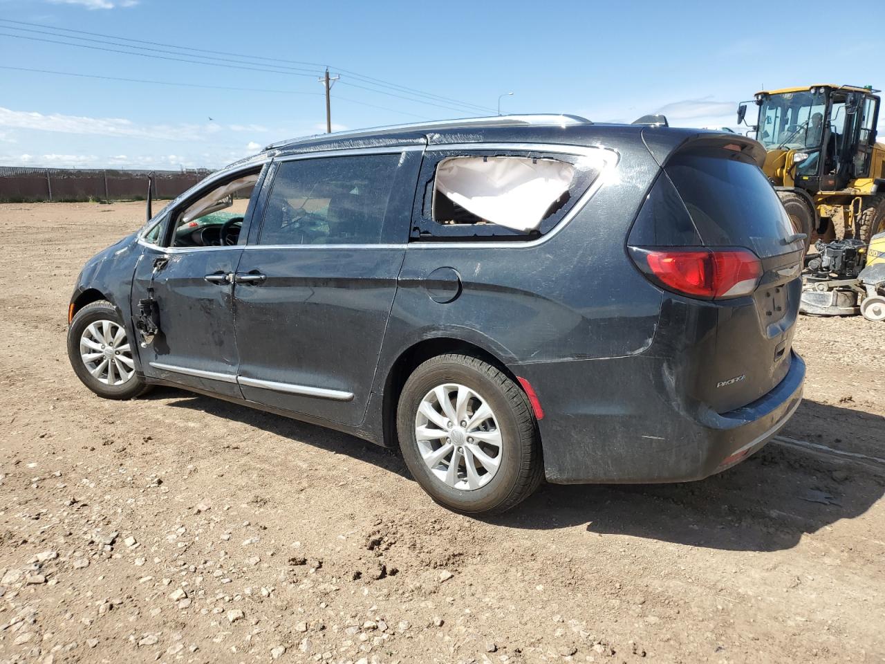 2C4RC1BG5JR103730 2018 Chrysler Pacifica Touring L