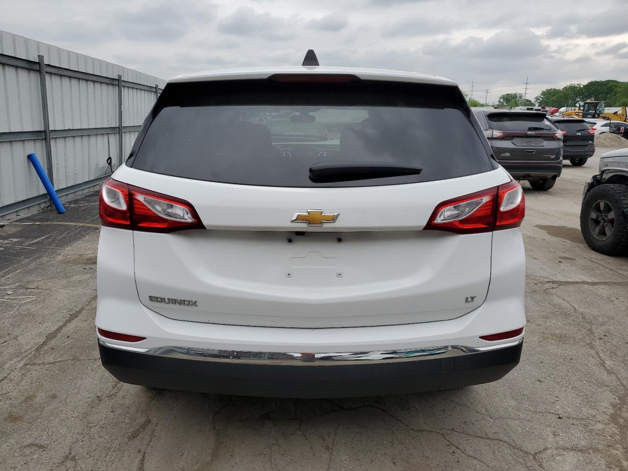 3GNAXJEV9JS545013 2018 Chevrolet Equinox Lt