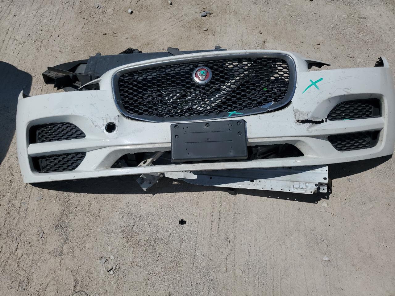 SADCJ2BV5HA493943 2017 Jaguar F-Pace Premium