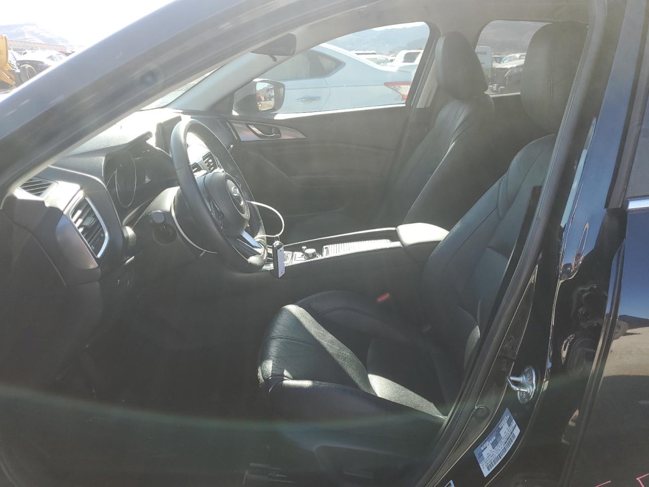 3MZBN1M38JM170137 2018 Mazda 3 Grand Touring